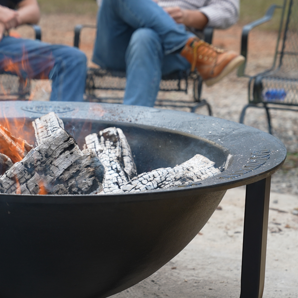 GoldensCastIron's tweet photo. Feet up and chillin' out with "The Bone Collector" Michael Waddell from @BoogerBottom!
He reviews the Goldens' Cast Iron Syrup Kettle Fire Pit! https://t.co/aye71TpSGL #goldenscastiron #michaelwaddell #firepit #castiron #madeinusa #goldenscastiron #firepit #firepitnight https://t.co/zrEjPTm0RU