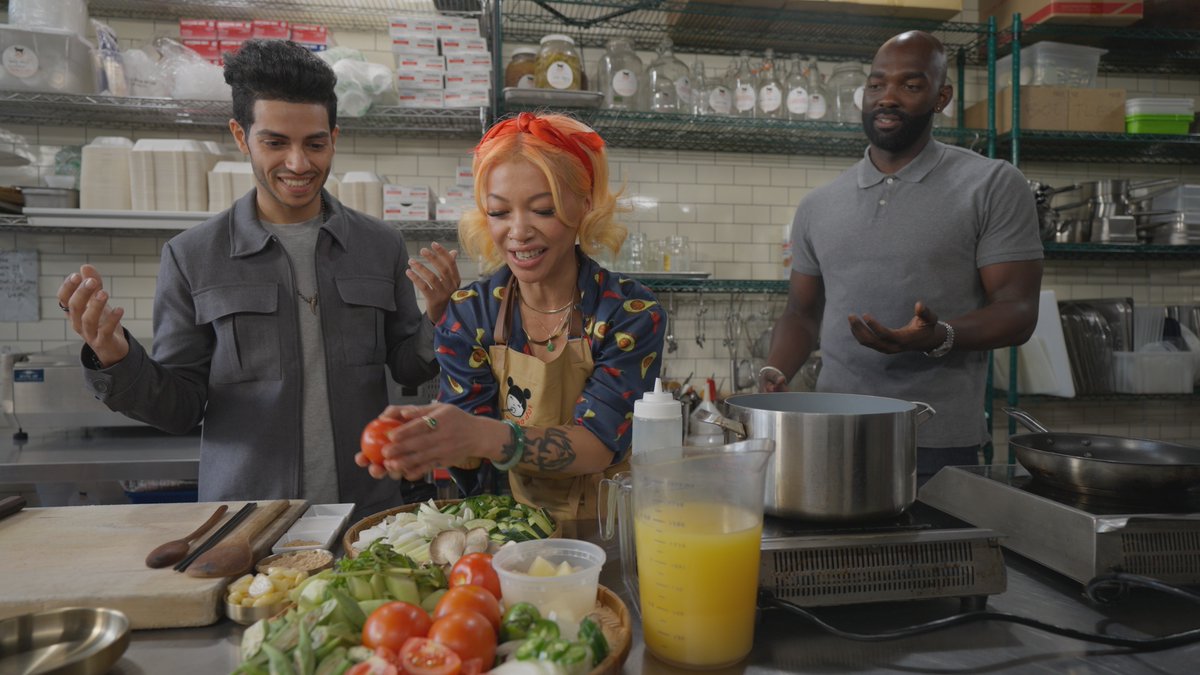 CraveCanada's tweet photo. If you love food, you won't want to miss #EvolvingVegan, now streaming on Crave. #CraveFoodie https://t.co/Bff7KrErkm