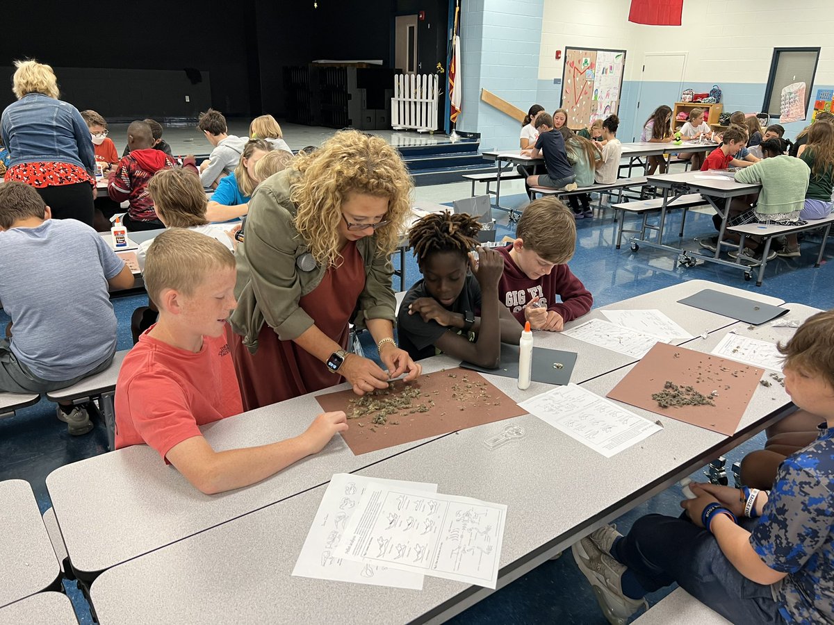 Village_Elem's tweet photo. 5th grade kicked off our MARE activities by dissecting owl pellets.  Such neat discoveries 😁 @GeorgetownISD @Becki_Ru @j_dorhauer03 @stacy_glenn https://t.co/SdY2QYl3Fh