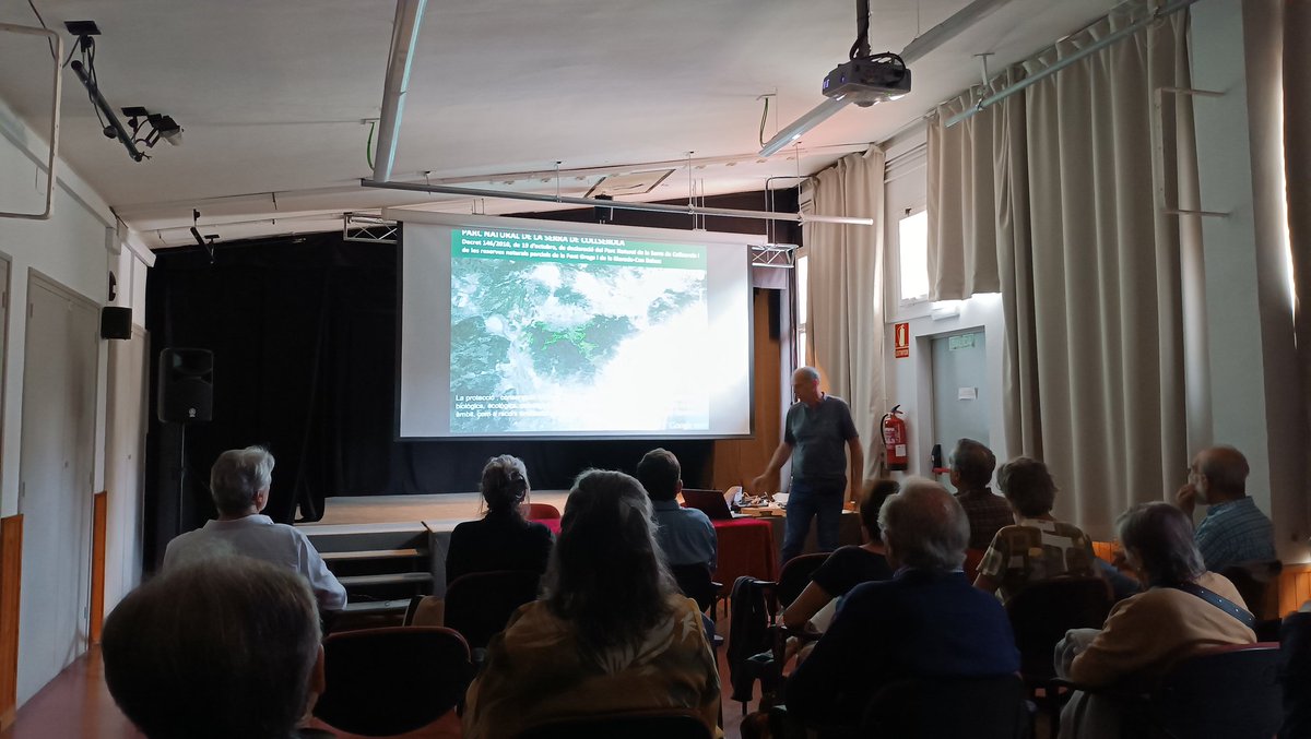 Molt interessant la xerrada sobre gestió forestal i incendis que ha organitzat el #vent a #valldoreix. Ens han explicat les moltes coses que fan per millorar el parc i la biodiversitat, defugint d'alarmismes. Gràcies