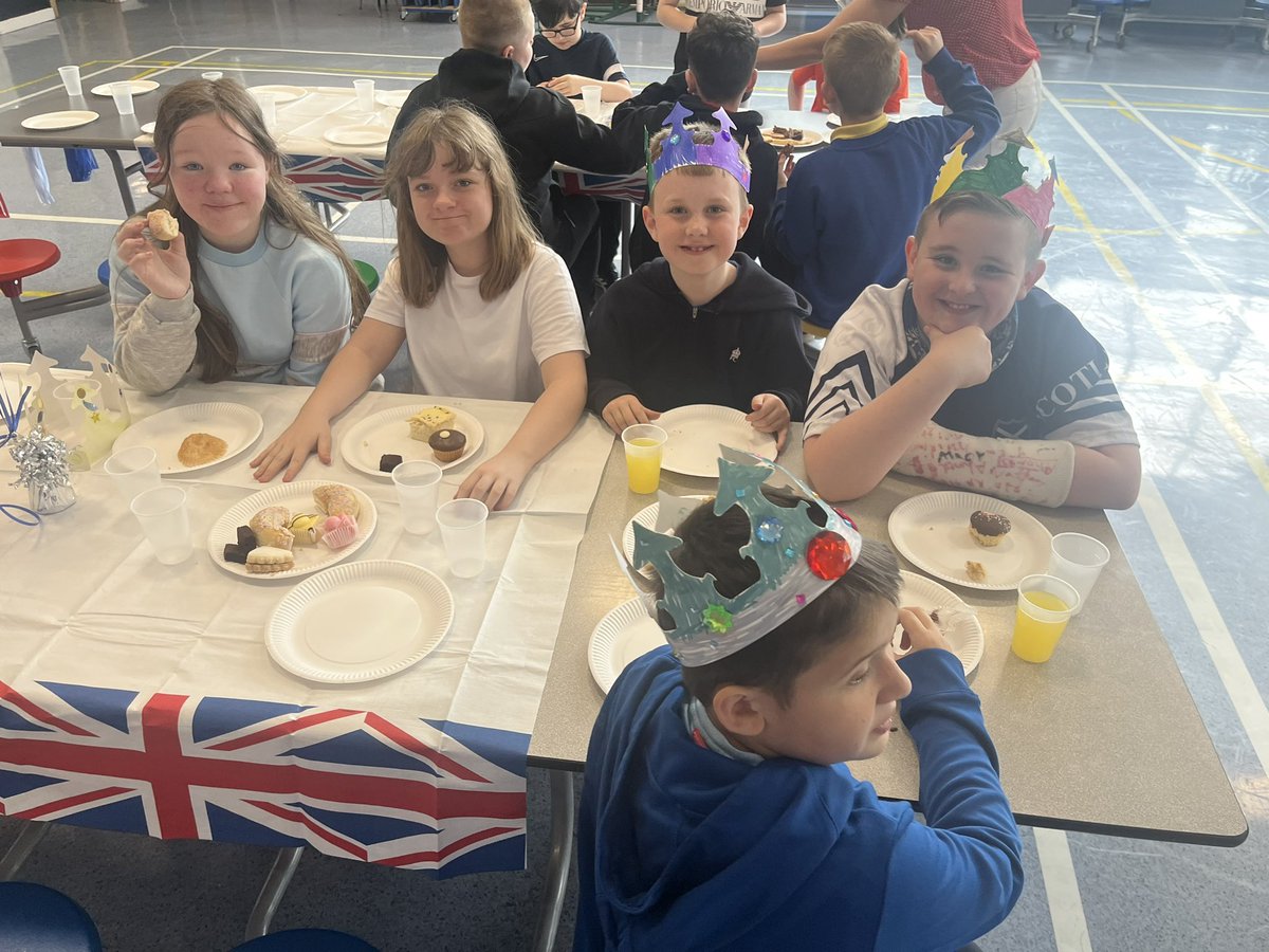 A royal tea party ❤️🤍💙☕️🫖🍰🧁