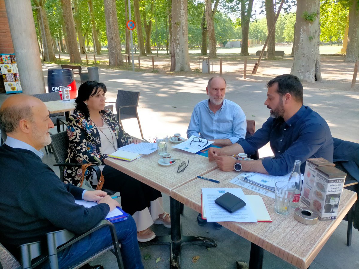 Avui ens hem reunit amb l'Associació de Veïns i Veïnes de @devesaguell i l'Associació d'Amics de la @devesa_gi. El Parc de La Devesa és una de les pedres angulars del nostre projecte de ciutat. Representa salut, benestar i qualitat de vida. #OrgullosamentGironí