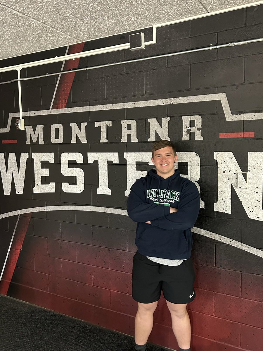 Thank you to <a href="/CoachNourse_UMW/">Ryan Nourse</a> and the other coaches down at @UMWFootball for the great experience down in Dillon!