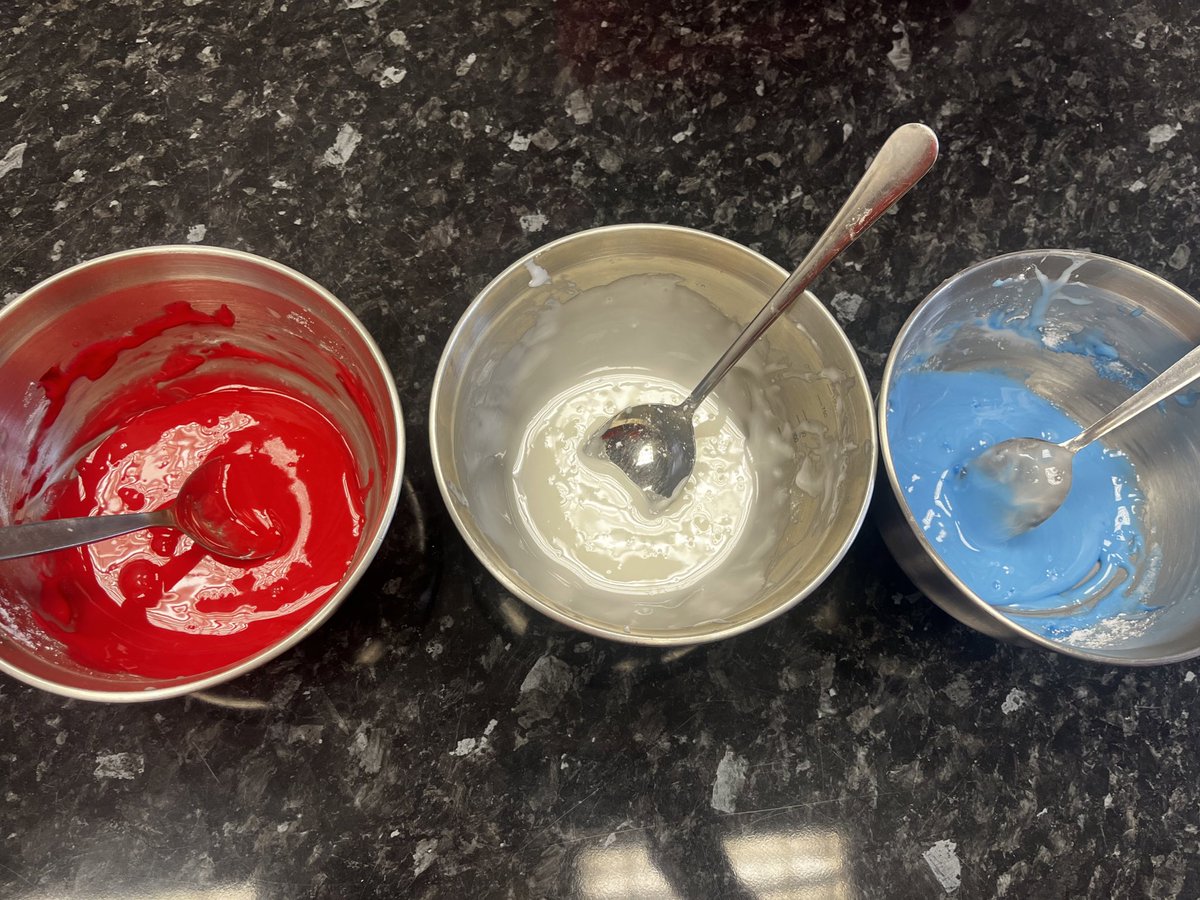 JoAdlam82's tweet photo. What a fantastic way to spend a Friday afternoon! Yummy red, white and blue decor for the coronation 🤴 https://t.co/kna4MQuvJo