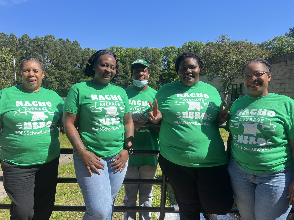 SouthwestDPS's tweet photo. We were happy celebrate School Lunch Hero Day today with the best cafe staff in town. This awesome crew feeds our studnets breakfast & lunch everyday. #SWSeahawks #WeAreDPS #Cafeheros https://t.co/n6u5L72sED