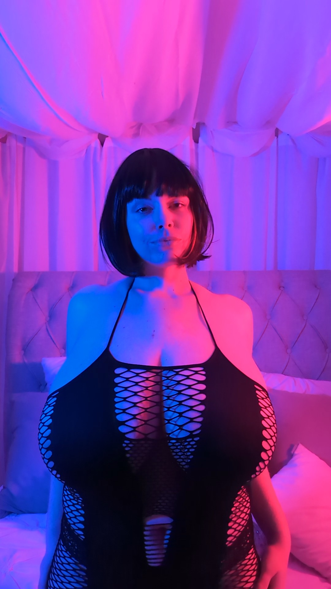Lovely Lilith (No longer NEW on Onlyfans!) on X: Im playing with lights.  Obviously this look needs some cool makeup, but otherwise.... Eh???  t.coW2VBJuw9CP  X