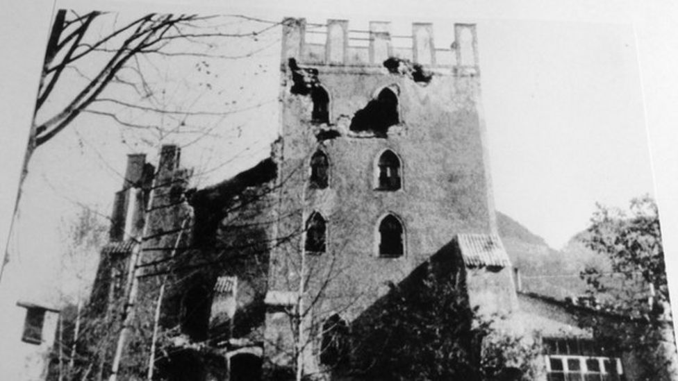 Extraordinary battle at Castle Itter, Austria, currently being used as a prison for high-profile French detainees. Facing an attack by fanatical Waffen-SS force, German soldiers of the Wehrmacht ally with American troops to defend the castle against Nazis.