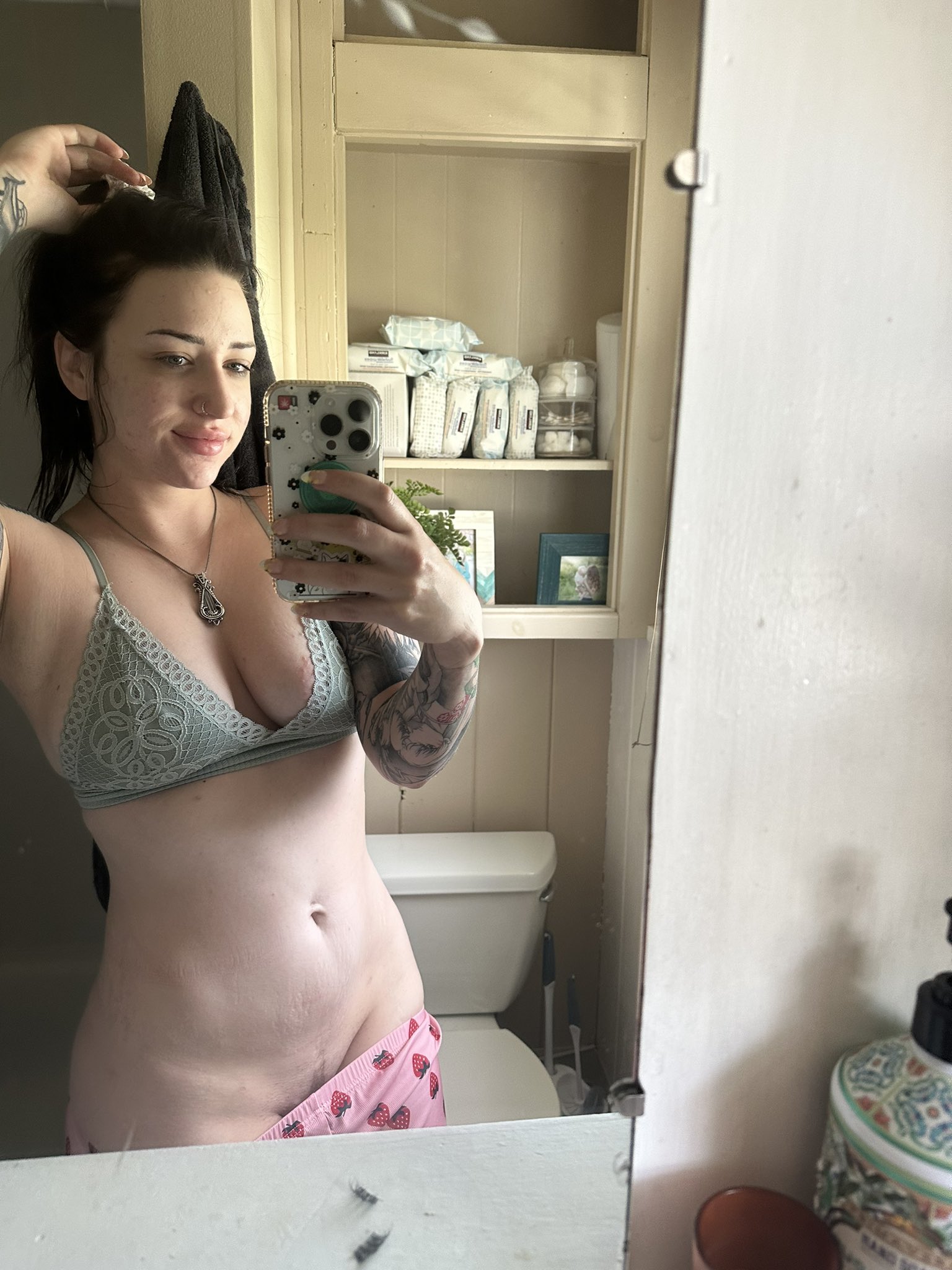 TW Pornstars - Mommy Long Legs. Twitter. Waking up like 💤. 7:59 PM - 5 May  2023