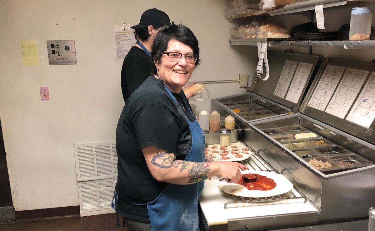 Stacey Livermont has been the owner of Piesano's Pacchia in Rapid City going on four years now! Her business is doing great, and we were glad we could be a small part of helping her out. #OyateInvesting #NativeEntrepreneur #NativeCDFI

lakotafunds.org/2019/11/18/fro…