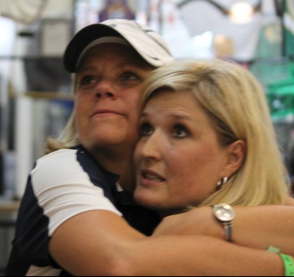 CoachHackert's tweet image. Last night my college teammate went to be with Jesus. We won a NCAA Championship together, raised our families together, coached together &amp;amp; walked life together. Michele displayed a life of love, compassion and enduring faith Thankful for a teammate who became a  lifetime friend