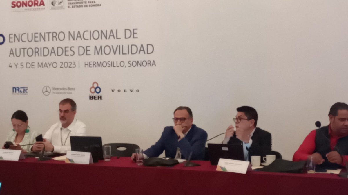 autoridades_mov's tweet photo. En el Taller de financiamiento, @abeldodero y @CarlosOrozcoMUP hablan del Programa de Apoyo Federal al Transporte Masivo #PROTRAM de @Banobras_mx , y el Análisis de mecanismos financieros para sostenibilidad del transporte público en ciudades mexicanas, impulsado por @WRIMexico https://t.co/sG1cqGxnRX