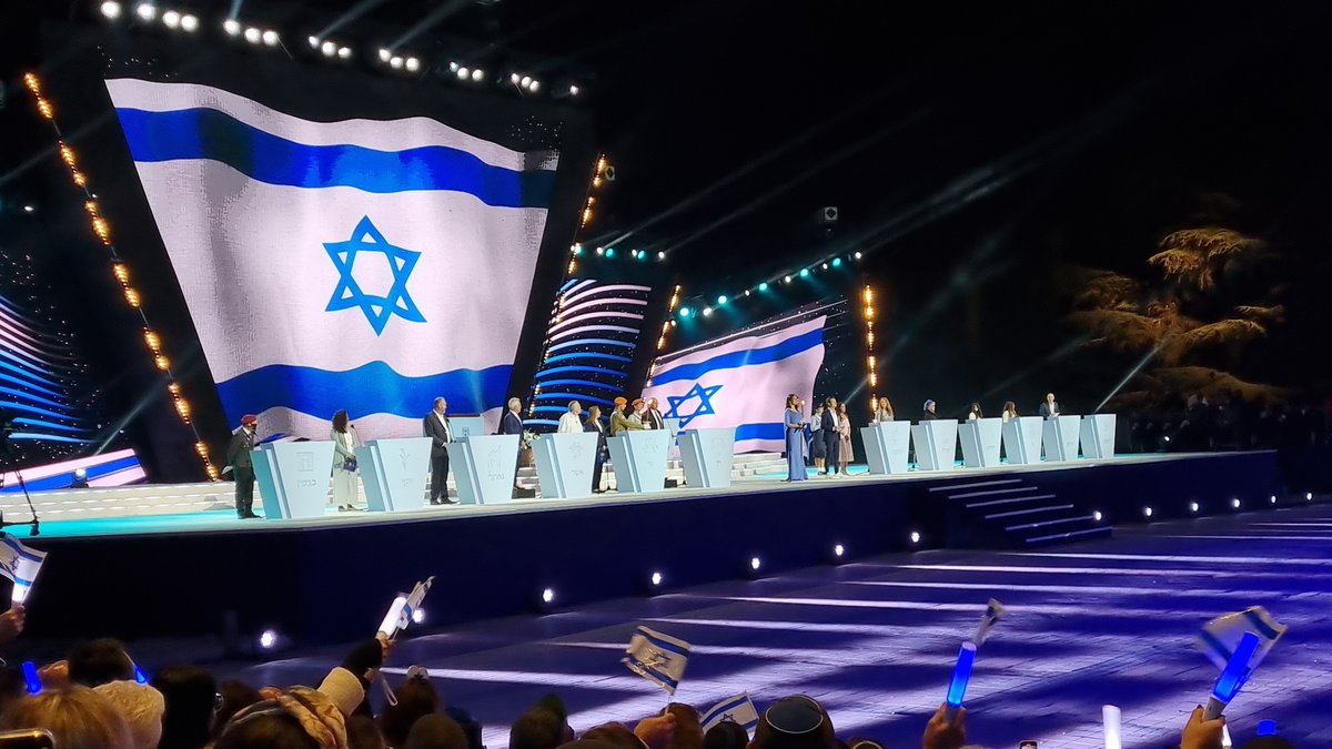 BeitHalochem's tweet image. Last Friday, we enjoyed Shabbat dinner with newfound friends &amp;amp; Heroes, including Surin Hershko, the one soldier seriously injured during #Entebbe. This week, we wish you a peaceful #ShabbatShalom as we share some images from our magical Mission in #Israel. #BeitHalochem #ZDVO