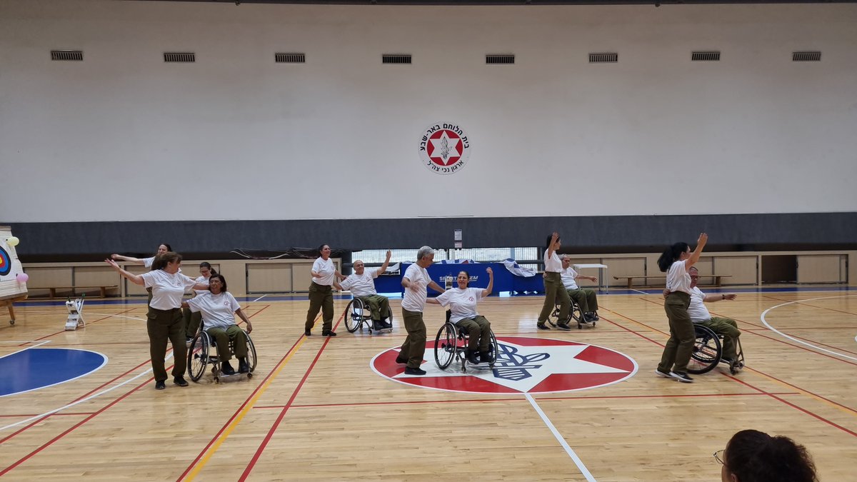 BeitHalochem's tweet image. Last Friday, we enjoyed Shabbat dinner with newfound friends &amp;amp; Heroes, including Surin Hershko, the one soldier seriously injured during #Entebbe. This week, we wish you a peaceful #ShabbatShalom as we share some images from our magical Mission in #Israel. #BeitHalochem #ZDVO