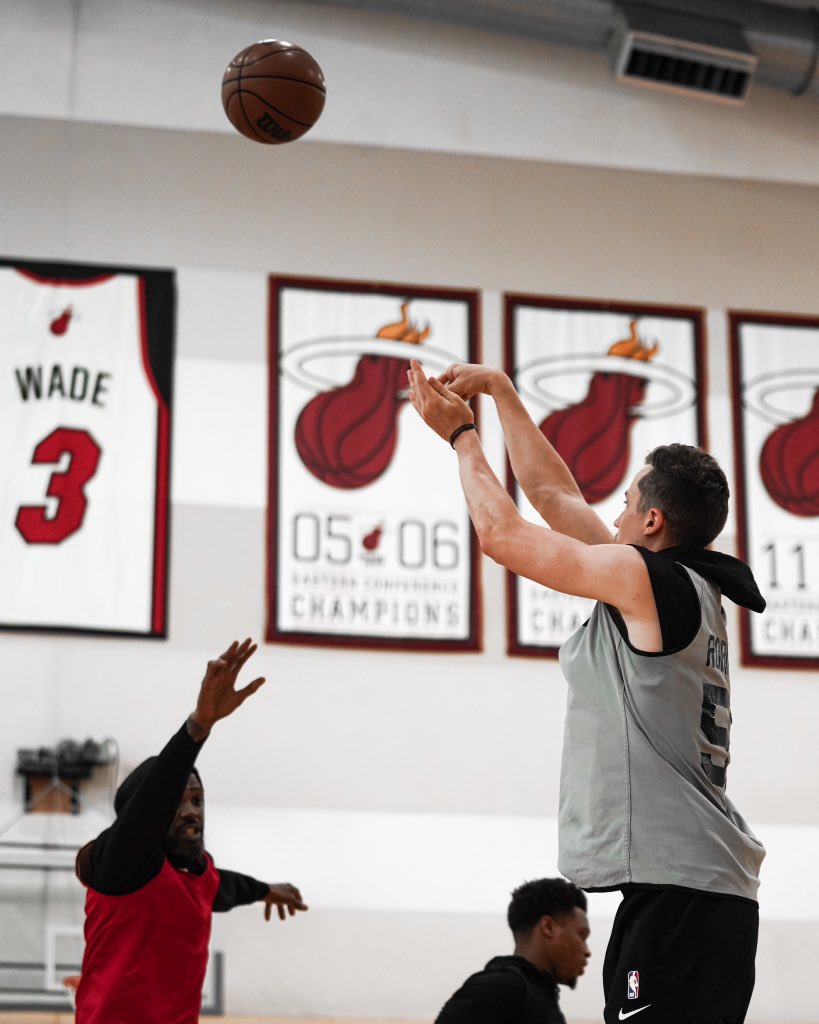 MiamiHEAT's tweet photo. Game 3 🔜

Getting all the details just right. https://t.co/vIZav1JynJ