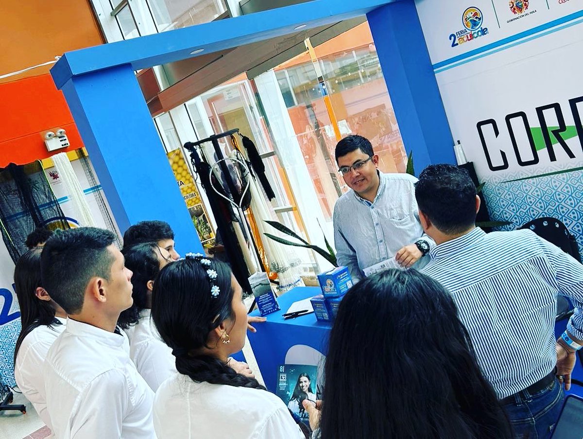GloriaMSanchezA's tweet photo. #Presentes aprendices del @CEFAcomunica participan activamente de la agenda académica de la feria internacional acuícola🐠evento clave para la promoción de la piscicultura de la región y el departamento del @HuilaGob https://t.co/JKWVuVoeXp