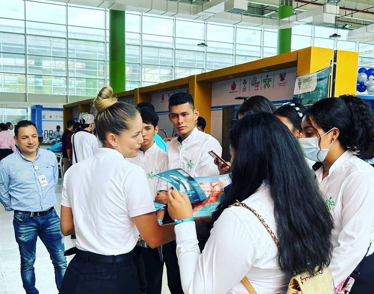 GloriaMSanchezA's tweet photo. #Presentes aprendices del @CEFAcomunica participan activamente de la agenda académica de la feria internacional acuícola🐠evento clave para la promoción de la piscicultura de la región y el departamento del @HuilaGob https://t.co/JKWVuVoeXp