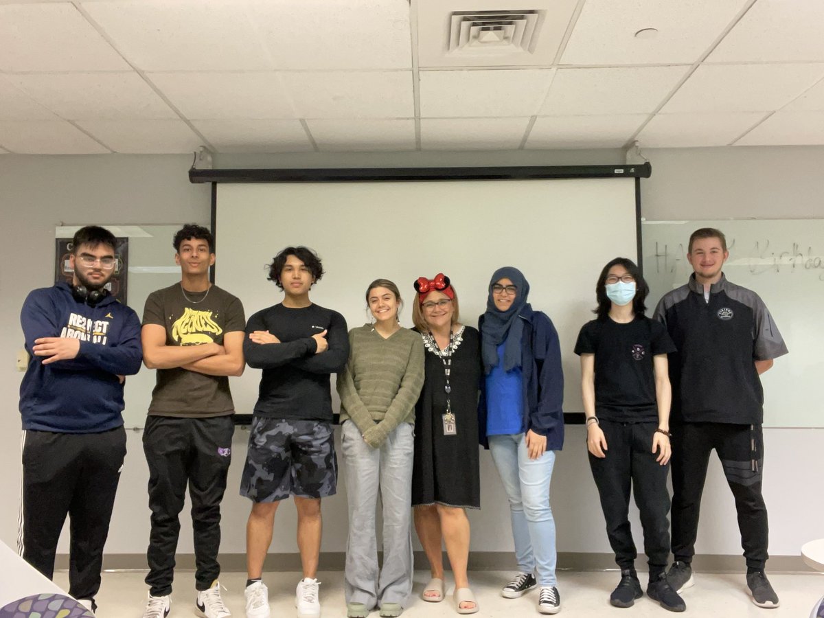 DECANilesNorth's tweet photo. Celebrating Mrs. Attig’s birthday today. She was so surprised by the outpouring of love.  Current and some former Accounting students. 😘🎉🥳 https://t.co/ibtjzk86Zx