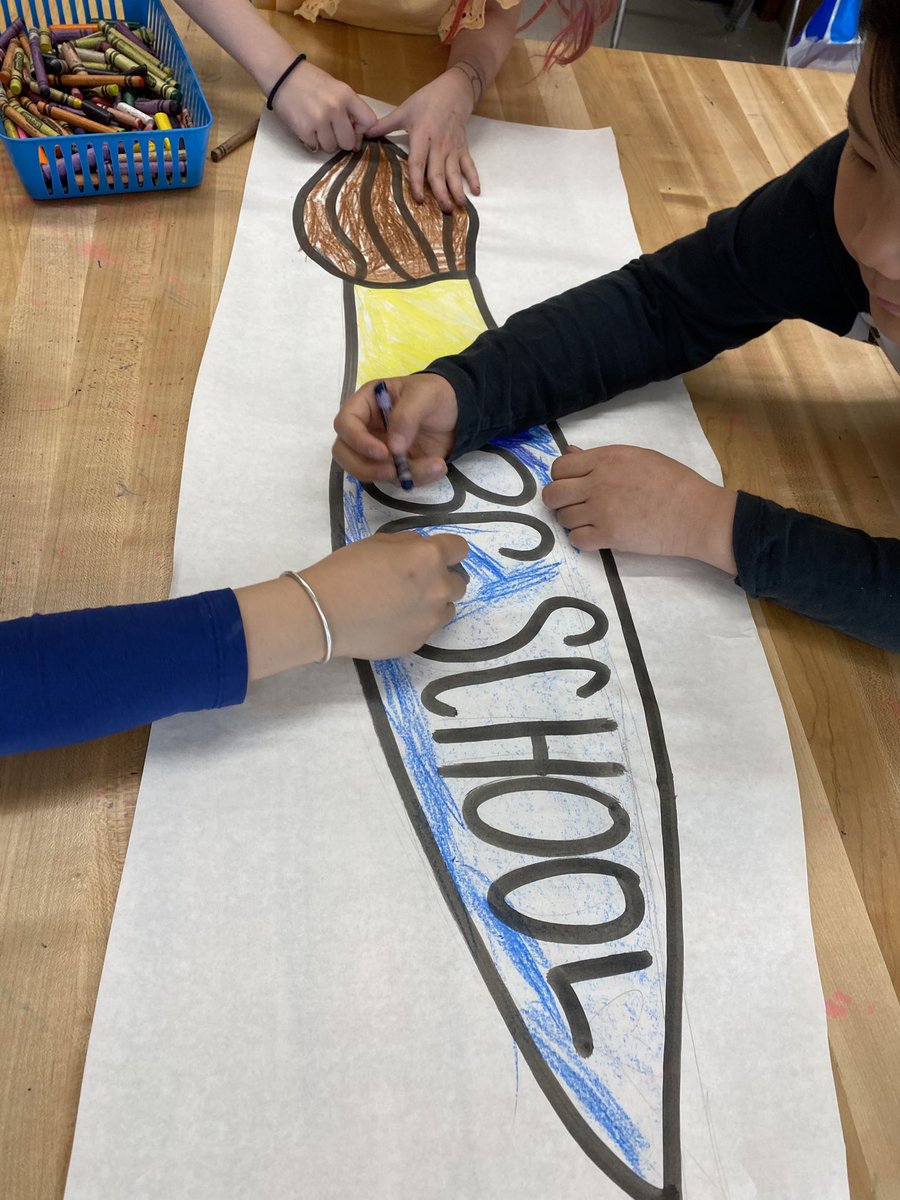 MsDTeachesArt's tweet photo. Making some decorations for the Art Show! https://t.co/cZNdyaNiBZ