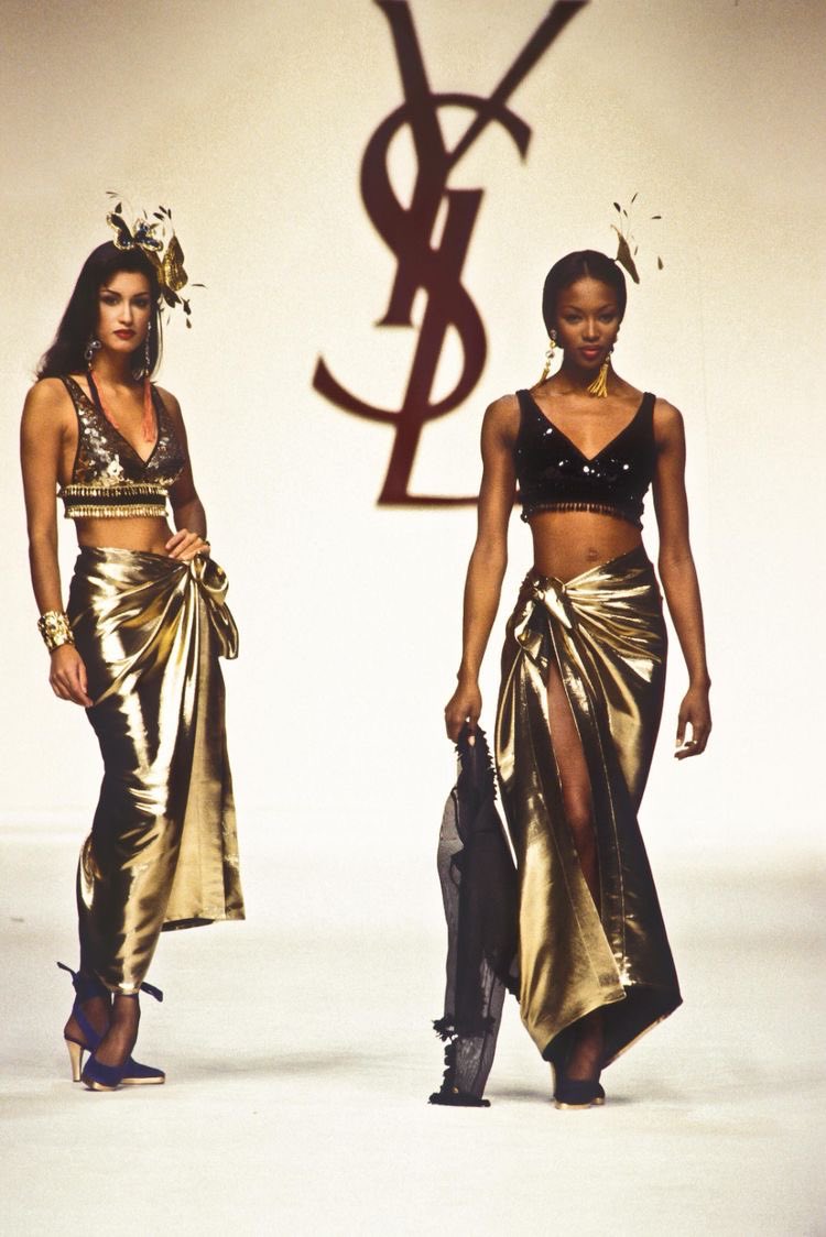 yasmeenslefthip's tweet photo. Yasmeen x naomi π #YasmeenGhauri #NaomiCampbell #90supermodels #supermodel #90s https://t.co/ABOiPicpIT