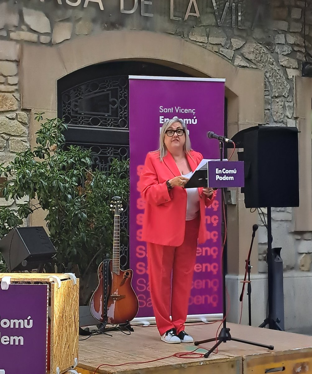 melibarberor's tweet photo. A la presentació de l'alcaldable Rosa Ma Ruisánchez (@Ruisanchezrosa) de #MEScat i el número 2 Oscar Munuera d'#EnComú per la candidatura #SVicençEnComúPodem. Un gran tàndem disposat a treballar pls veïns amb "il·lusió, força i passió" Sort i encerts!
@MovEsquerresCat 
@ComuSant https://t.co/yUAmW1ktY2