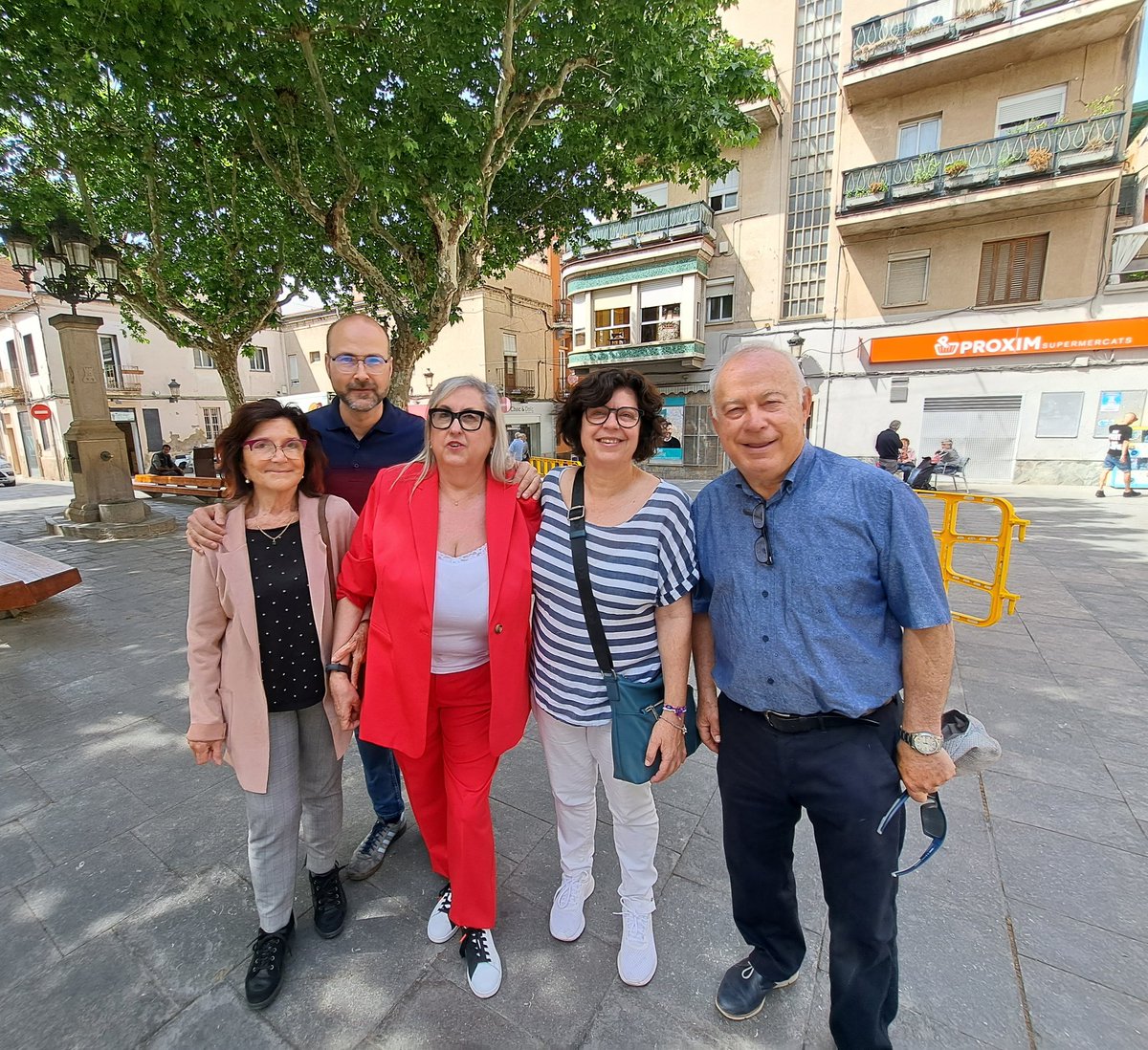 melibarberor's tweet photo. A la presentació de l'alcaldable Rosa Ma Ruisánchez (@Ruisanchezrosa) de #MEScat i el número 2 Oscar Munuera d'#EnComú per la candidatura #SVicençEnComúPodem. Un gran tàndem disposat a treballar pls veïns amb "il·lusió, força i passió" Sort i encerts!
@MovEsquerresCat 
@ComuSant https://t.co/yUAmW1ktY2