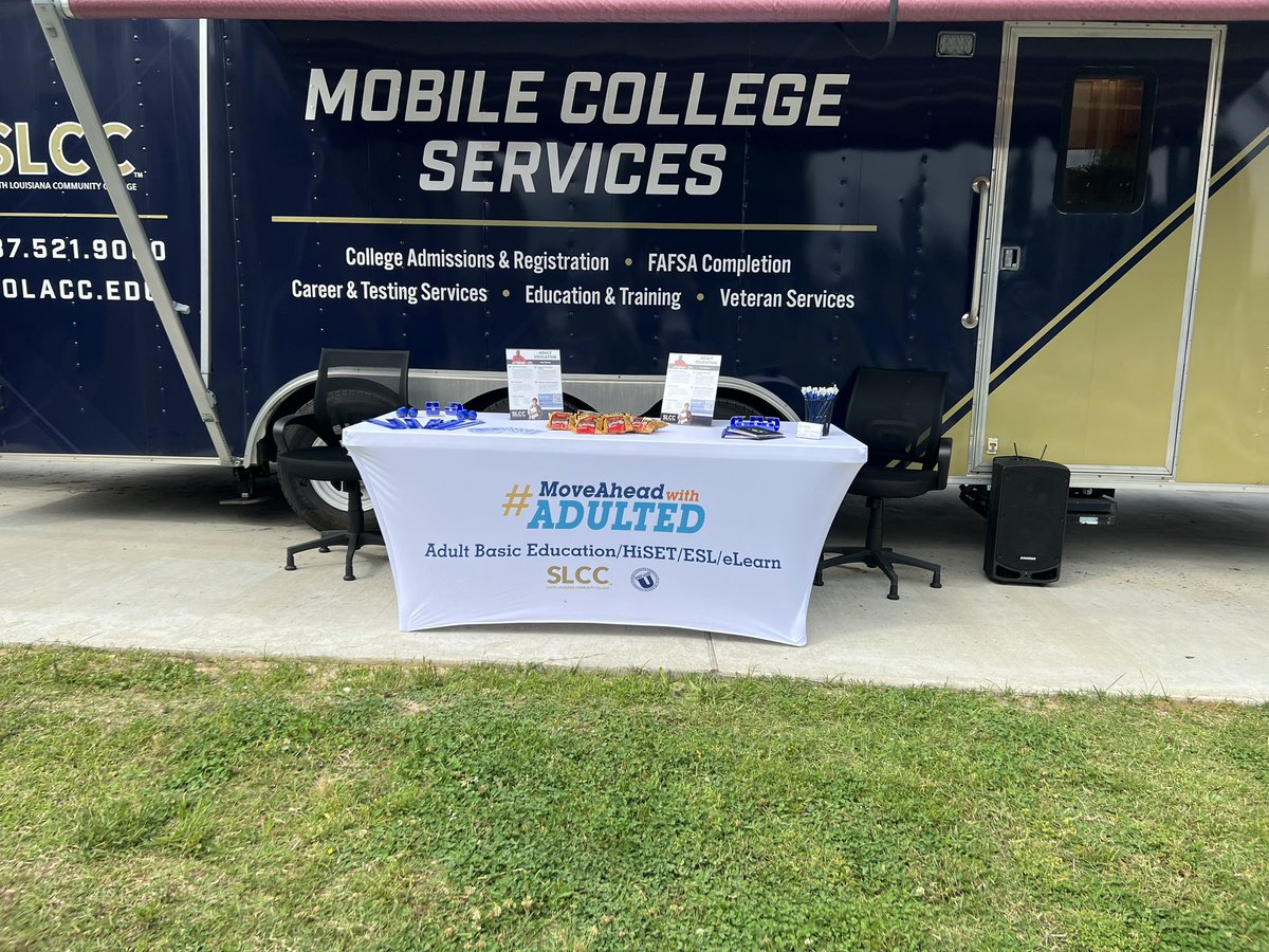 SLCC’s Mobile Campus Services unit visits the recently-opened MLK Jr. Community Center in Rayne as part of the Council on Aging’s Behavioral Health Fair. @slccadulted @southlacc