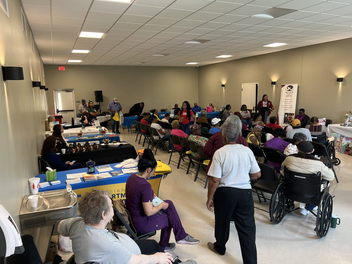 AndrePerezSLCC's tweet image. SLCC’s Mobile Campus Services unit visits the recently-opened MLK Jr. Community Center in Rayne as part of the Council on Aging’s Behavioral Health Fair. @slccadulted @southlacc