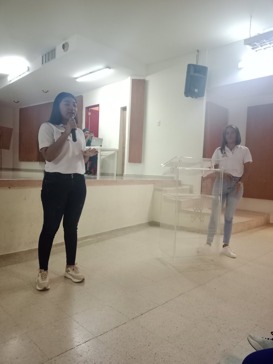 albarpinto's tweet photo. Compartiendo y aprendiendo con los estudiantes del semillero #SecTIC en VII Encuentro de semilleros de investigación en @UniLaGuajira #Maicao https://t.co/NUmDSx2mgc