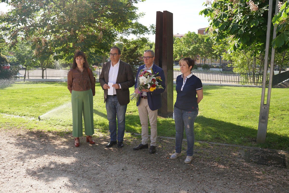 📸Homenaje a los españoles deportados y fallecidos en Mauthausen y en otros campos de concentración.

❗️Como cada 5 de mayo, se conmemora el Día de Homenaje a los españoles deportados y fallecidos en Mauthausen y en otros campos y a todas las víctimas del nazismo de España.
