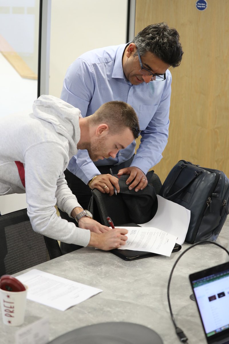 DCampion_'s tweet image. 🖊📝🎥 

Big things happening @kickxfootball, watch this space 🫡 

Follow @kickxfootball, don't be left behind 👀 

#newwaytoplay #footballevolution #hybridfootball #kickx