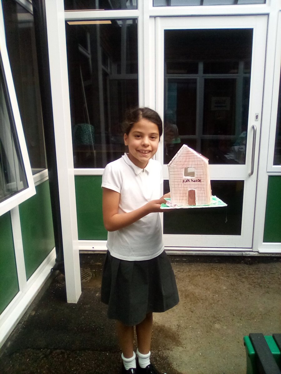 BrometPrimary's tweet photo. Nightingale Class have been studying architecture and were lucky enough to have a visit from a Bromet parent who is an architect. The children also designed and made their own houses. https://t.co/lFAUzPFljw