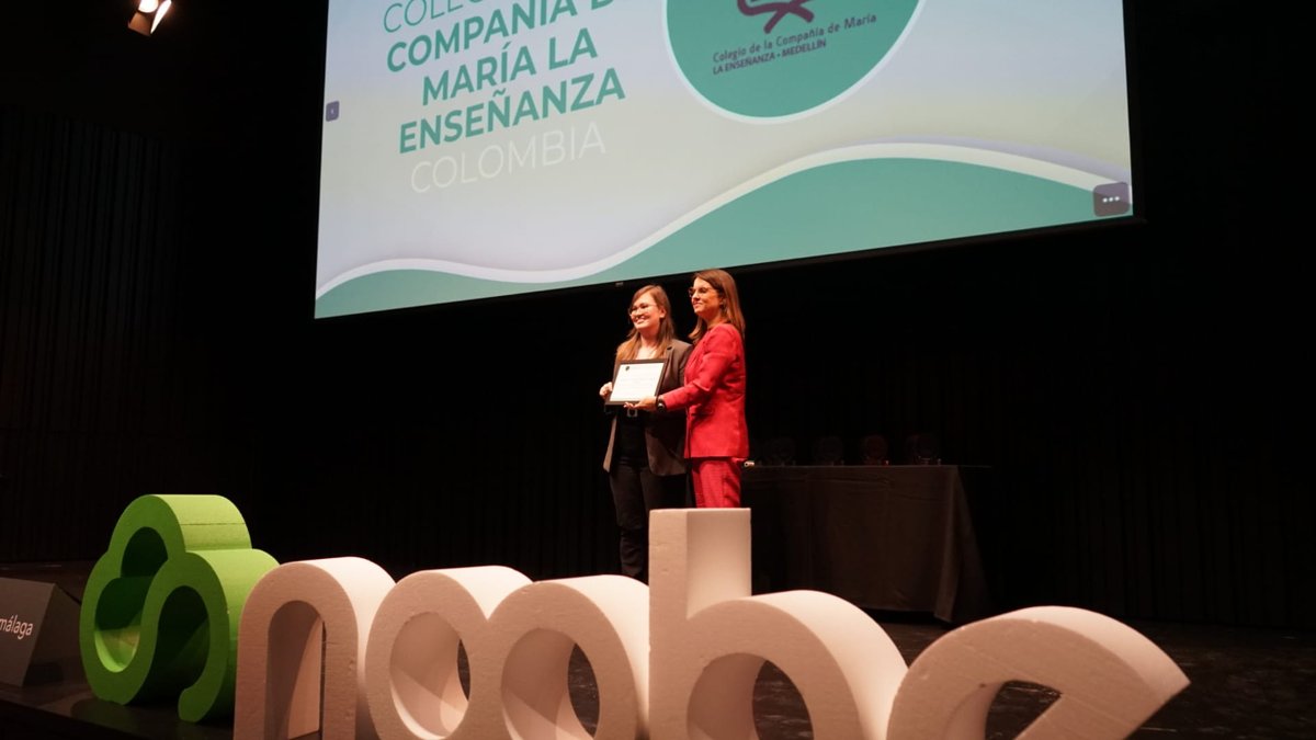 🏆 <a href="/CarilloSusana/">Susana Carillo</a> (Teniente de Alcalde nº 1, Concejala del Área de Innovación Digitalización Urbana, y Portavoz del Gobierno Municipal) dará el premio de votación online. El ganador es... 

👉 Colegio de la Compañia de María La Enseñanza

 🎉 ¡Enhorabuena!  🎉

#PremiosIE23