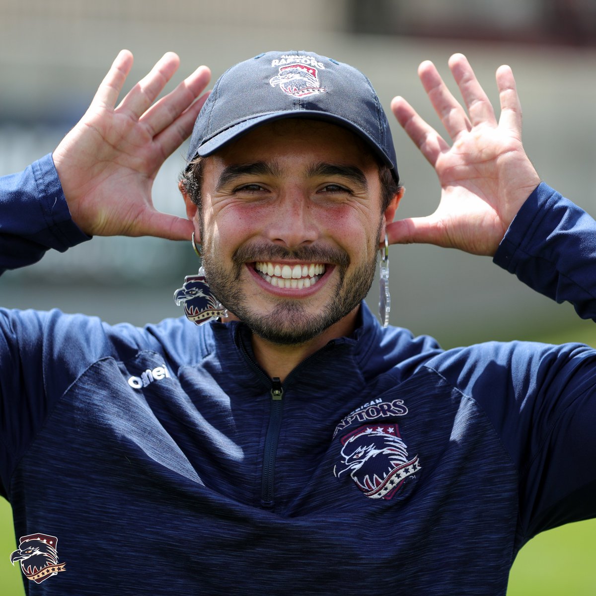 You're going to want to get to the game early on Sunday...

We are giving out free keychains and bumper stickers to the first 100 fans through the gates at 1:30 PM!

Grab your tickets now!

🎟️: tickets.infinityparkatglendale.com/orderticketsar…

#RaptorsRugby | #SuperRugbyAmericas