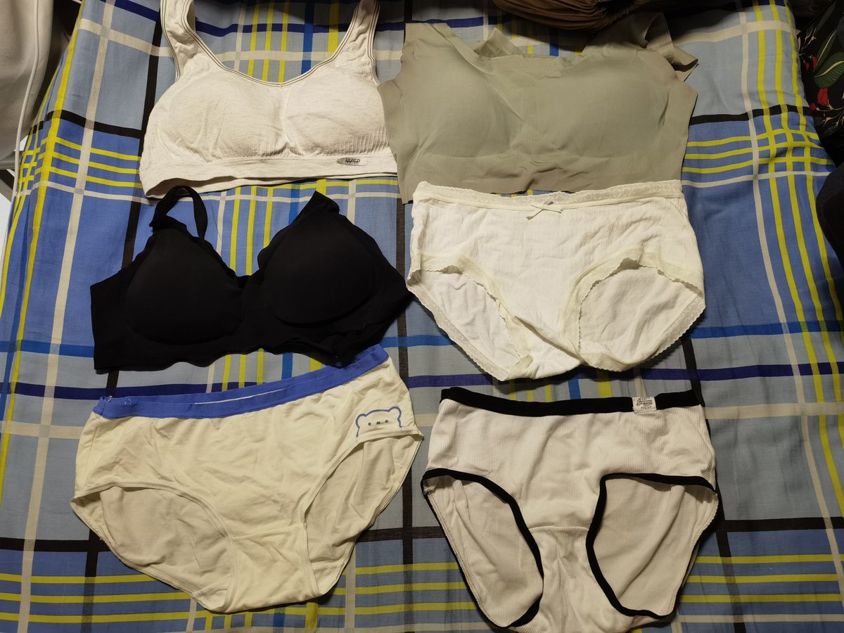 link8675's tweet photo. 时隔许久再次更新，来自妹妹们五一节前夕带回家想穿和收假后刚带回来的原味 #原味内内 #原味商品 #原味內衣褲 #原味卖家 #女生宿舍 #女大学生 #丝袜原味 https://t.co/KvIChVqsSB