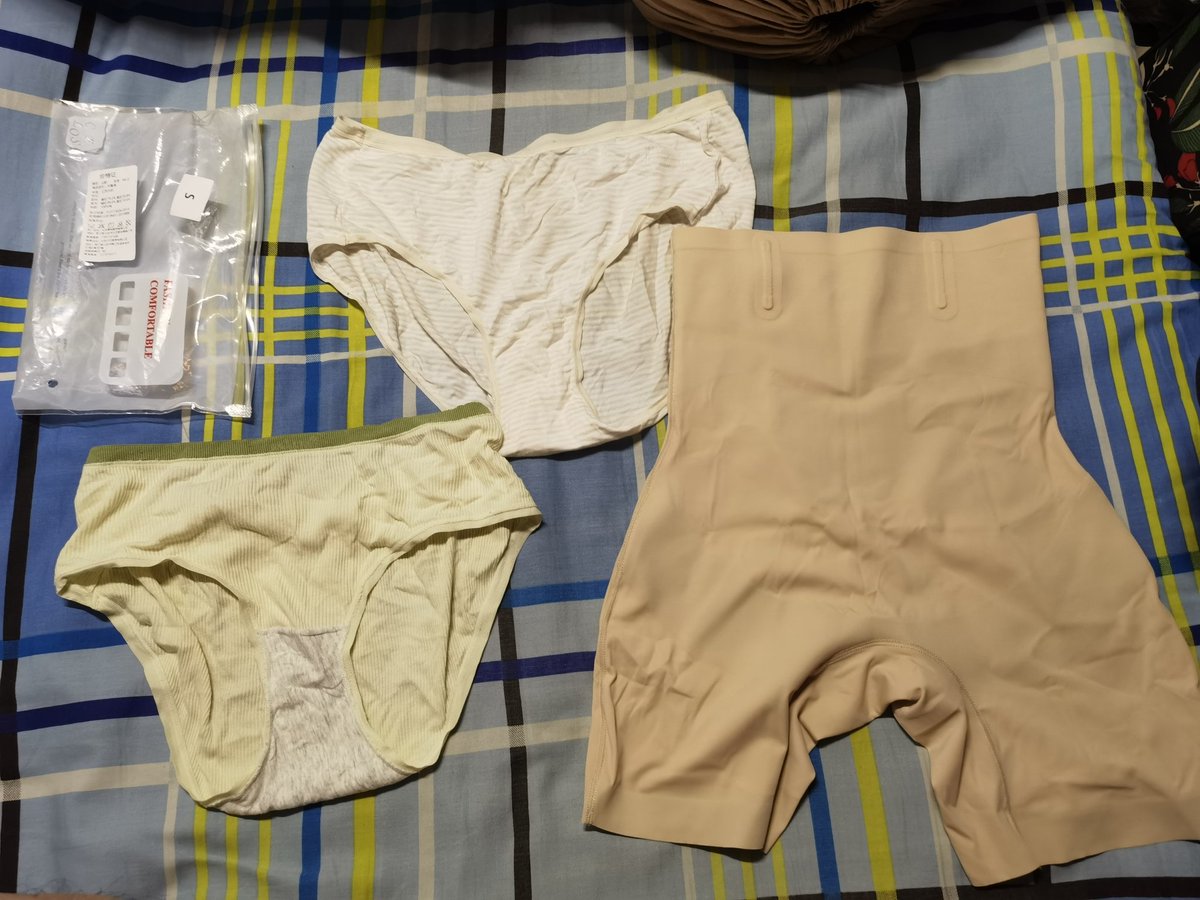 link8675's tweet photo. 时隔许久再次更新，来自妹妹们五一节前夕带回家想穿和收假后刚带回来的原味 #原味内内 #原味商品 #原味內衣褲 #原味卖家 #女生宿舍 #女大学生 #丝袜原味 https://t.co/KvIChVqsSB