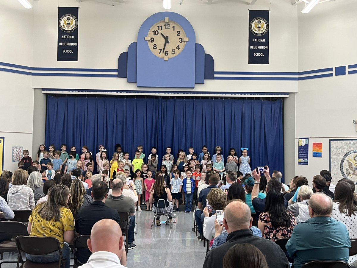 WindsorWildcats's tweet photo. Kindergarten fine arts day! @mrsschmidtknews @DrSamartino @mskartroom @cziemann1 @ms_higginsclass @PalmersClass https://t.co/5IhnuXU0wg