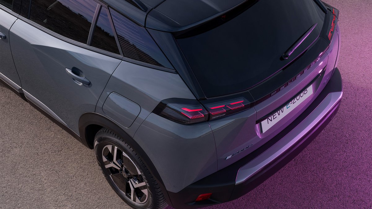 PeugeotFR's tweet photo. Décrivez le Nouveau #Peugeot2008 100% #Electrique en un mot. 
On commence : impertinent. À vous ! https://t.co/QaTlkGIsQo