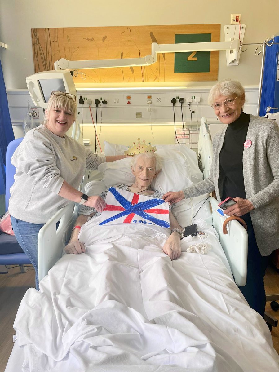 KingsCollegeNHS's tweet photo. 📸 With the Coronation of His Majesty The King we're celebrating the coronation at King's!

Huge thanks to our King's Day Nursery, local schools and community groups for helping us make decorations to brighten up our wards for our older patients.

#KingCharlesCoronation https://t.co/Cl1dwJGD5y