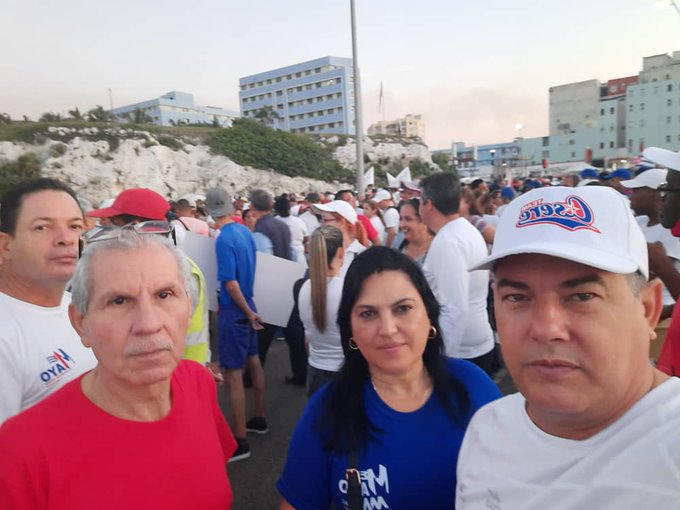 MinagCuba's tweet photo. Siempre es una oportunidad celebrar el día internacional de los trabajadores, es ver al pueblo de #Cuba unido y alegre, defendiendo lo que queremos! La #AgriculturaCubana Presente en el malecón  #ALaPatriaManosYCorazón #Cuba  @LuisMonteroMus1 
@YdaelB 
@FelixDuarteOrte https://t.co/VBrGvUhHae