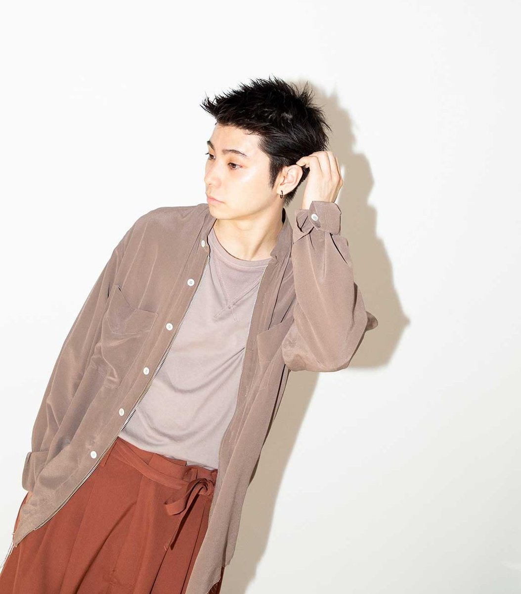 sir_murakami's tweet image. Q: Do you ever feel weak? Tell me how to recharge in such a case.
N: In such case, I analyze the cause and recognize if I wasn't wrong and reflect if I was. When I want to escape reality? If it happens, I play games. I often play "playerunknown's battlegrounds"🎮
#NijiroMurakami