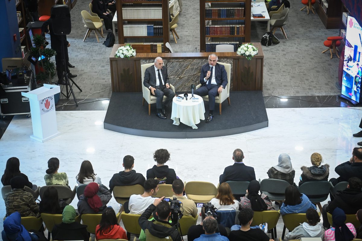 Ümraniye Belediyesi Fazlı Aydın Millet Kütüphanesini ziyaret ettik.

Ümraniye Belediye Başkanımız Sayın <a href="/ismetyildirimtr/">İsmet Yıldırım</a> ile birlikte geleceğimizin aydınlık yüzleri olan gençlerimizle bir araya geldik.

Keyifli sohbetleri için teşekkür ediyorum.