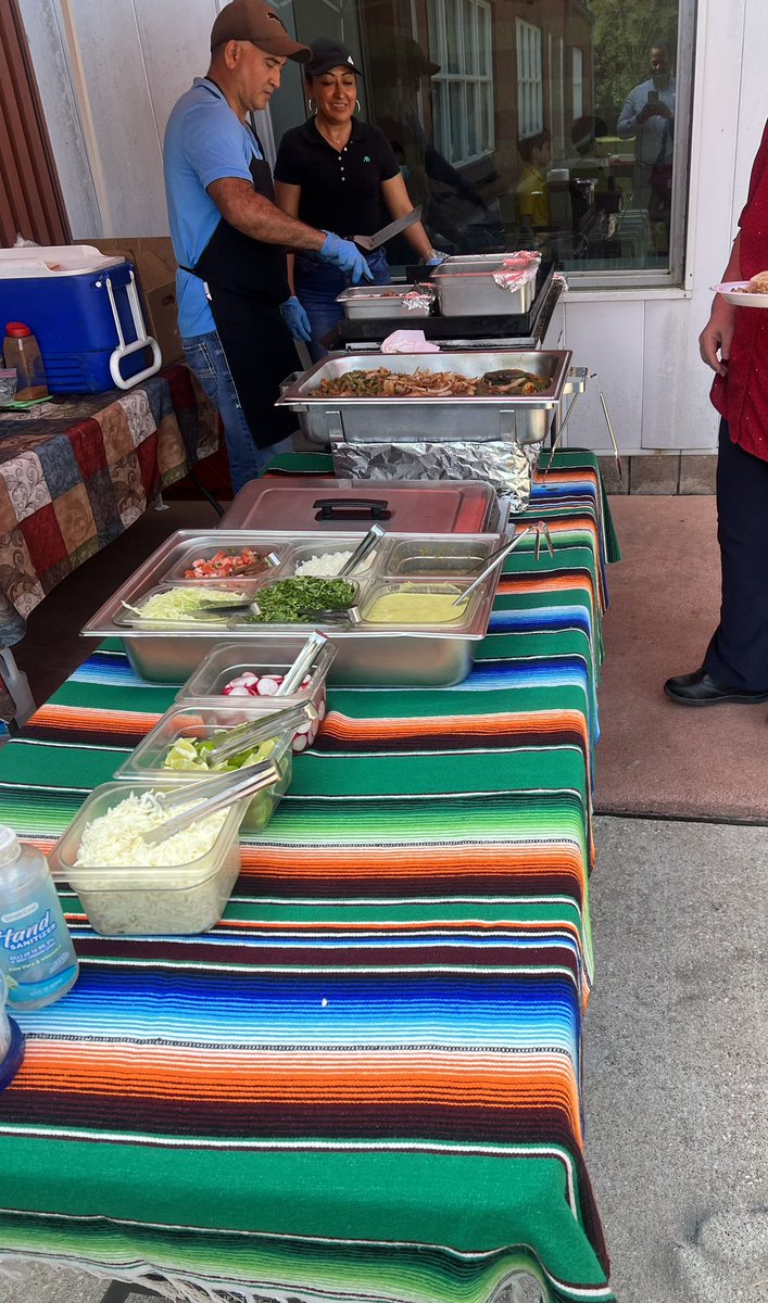McGowenES_HISD's tweet photo. Happy Cinco De Mayo!! https://t.co/PCVWyTJcKj