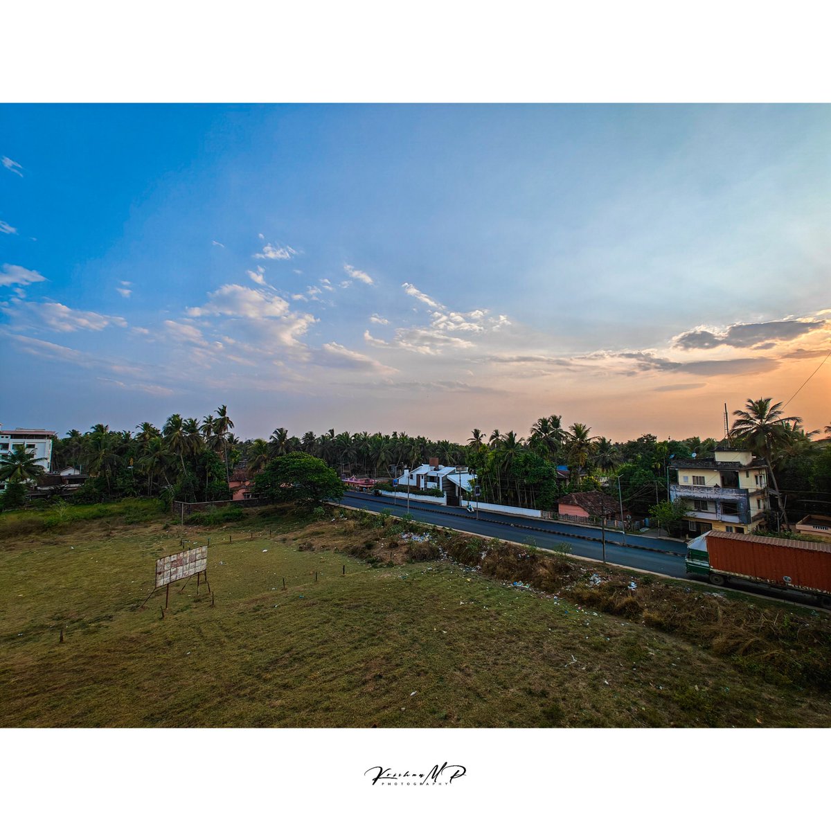 Sunset 🌈
.
.
#sunset_pics #udupidiaries #landsacape #streetphotography #incredibleindia #oneplusindia #shotononeplus #traveludupi #karnatakatourism #netgeoyourshot #krishna_m_p #2023