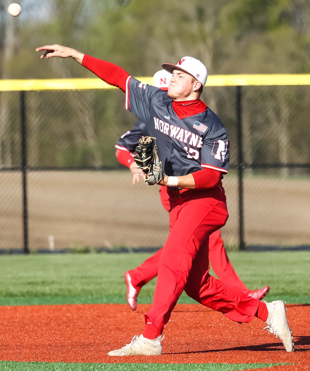 josh_mc1982's tweet image. BB: Photos from the WCAL battle between Norwayne and Hillsdale #TDR #5of5