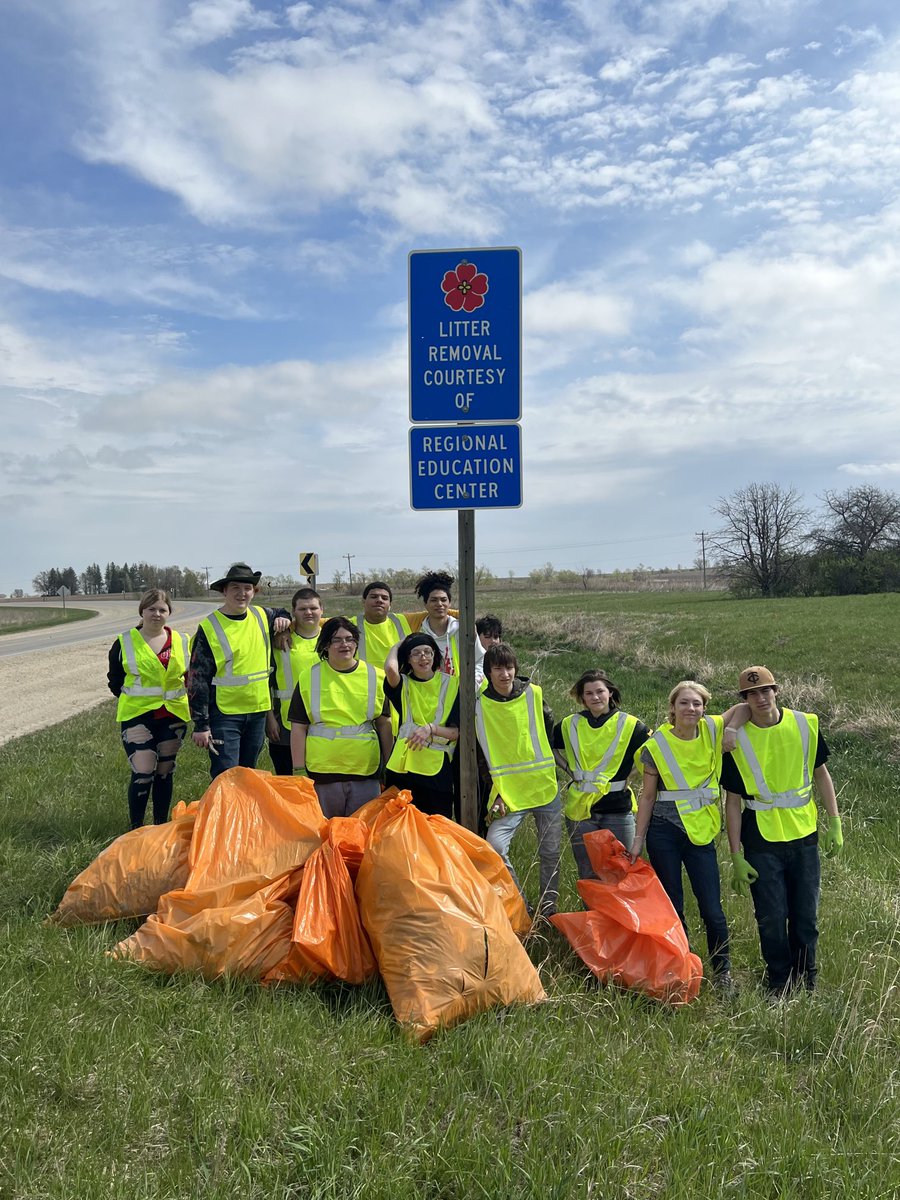 Our 24th year of keeping the highway clean for the Oelwein REC. @OelweinHuskies @iowadot #dayofcaring