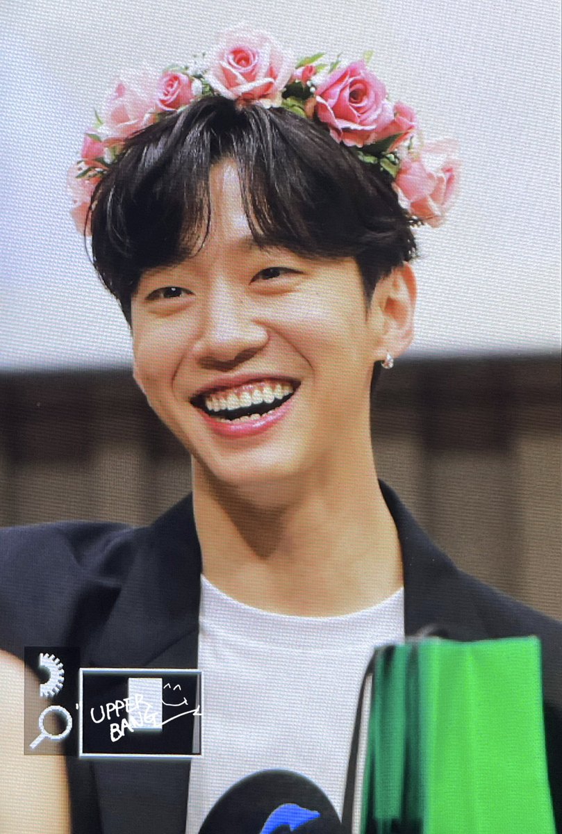 mangoarchives's tweet image. thread of bang yongguk wearing flower crowns throughout the years 🥺

#BANGYONGGUK #방용국 
#THE_COLORS_OF_LOVE