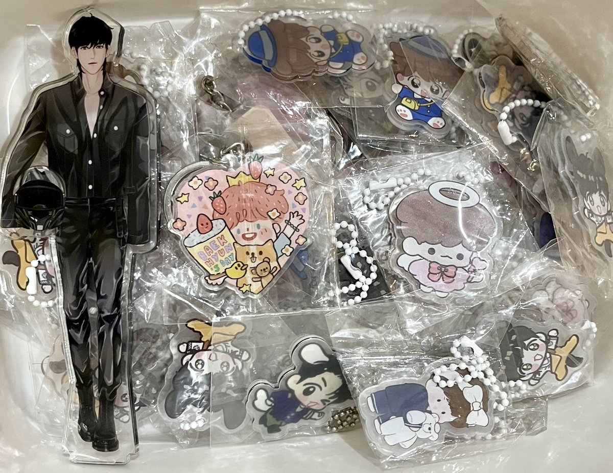 Littleminn's tweet photo. 🎂 Giveaway BBH Day 🐶

♡ Cookies
♡ Acrylic keyring
♡ Postcard
♡ Sticker
♡ Mirror
♡ Frame card
♡ Griptok

=͟͟͞͞♡ 56 set 
꒰ 9-10 pieces for 1 set ꒱

☆ location : bitec bangna
☆ date : 6 May 2023
☆ time : tba

#HappyBaekhyunDay
#MayJamFestival2023 https://t.co/6adTVMHzxz