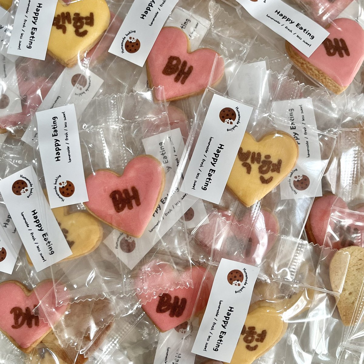 Littleminn's tweet photo. 🎂 Giveaway BBH Day 🐶

♡ Cookies
♡ Acrylic keyring
♡ Postcard
♡ Sticker
♡ Mirror
♡ Frame card
♡ Griptok

=͟͟͞͞♡ 56 set 
꒰ 9-10 pieces for 1 set ꒱

☆ location : bitec bangna
☆ date : 6 May 2023
☆ time : tba

#HappyBaekhyunDay
#MayJamFestival2023 https://t.co/6adTVMHzxz