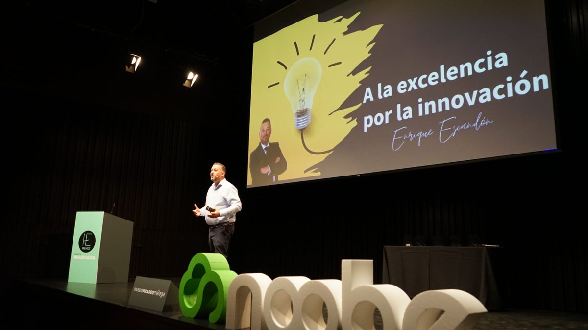 Fundacion_GTE's tweet photo. 🎙️ Ponencia de @enrique_escando | "Escuchemos mirando a los ojos". 

#PremiosIE23 https://t.co/MZBztwuW3R