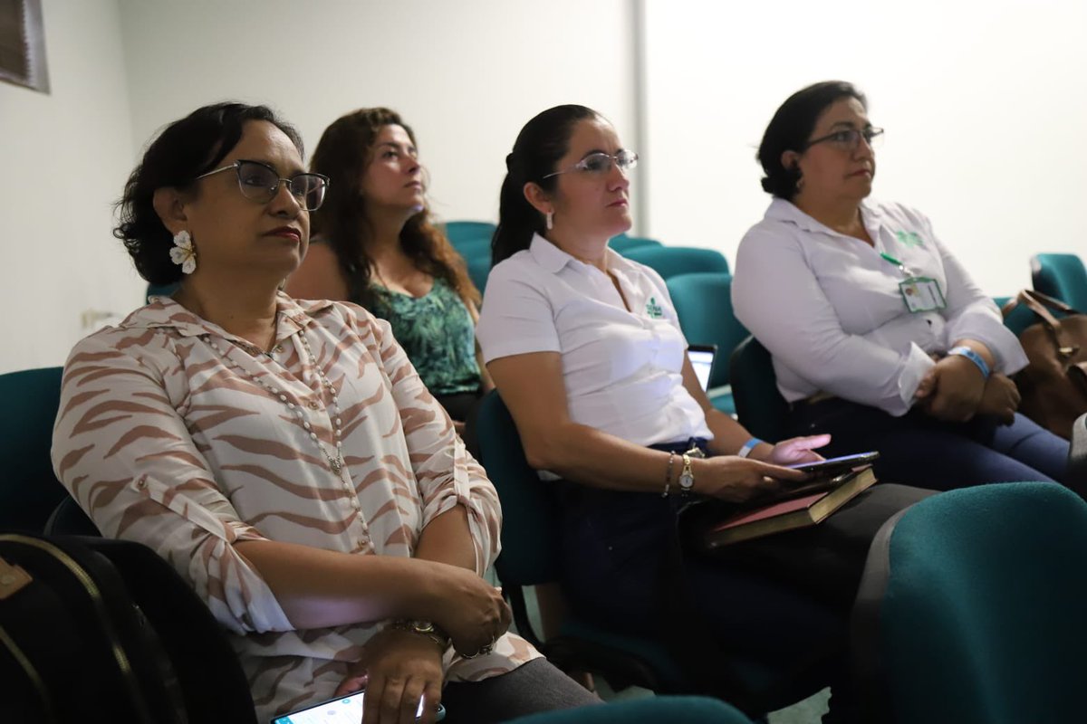 senahuila's tweet photo. #Entérate | #AEstaHora se realiza el II Consejo Ejecutivo de la #MesaSectorial Acuícola, en la que se concertan estrategias y se socializan avances en para  fortalecer este importante renglón de la economía productiva colombiana. https://t.co/Ow2N526oDd
